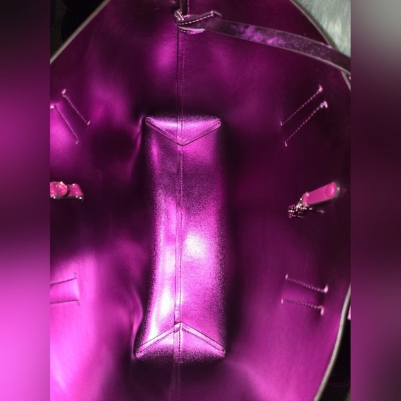 🔥NWOT Kate Spade ♠️ Molly Metallic Tote & Pouch - Picture 6 of 12